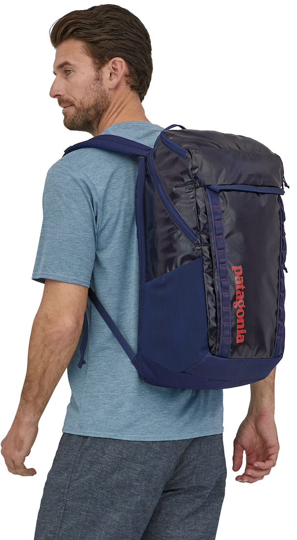 P-22910_Patagonia_Black_Hole_Pack_32L_CNY_-3 Beispiel CNY