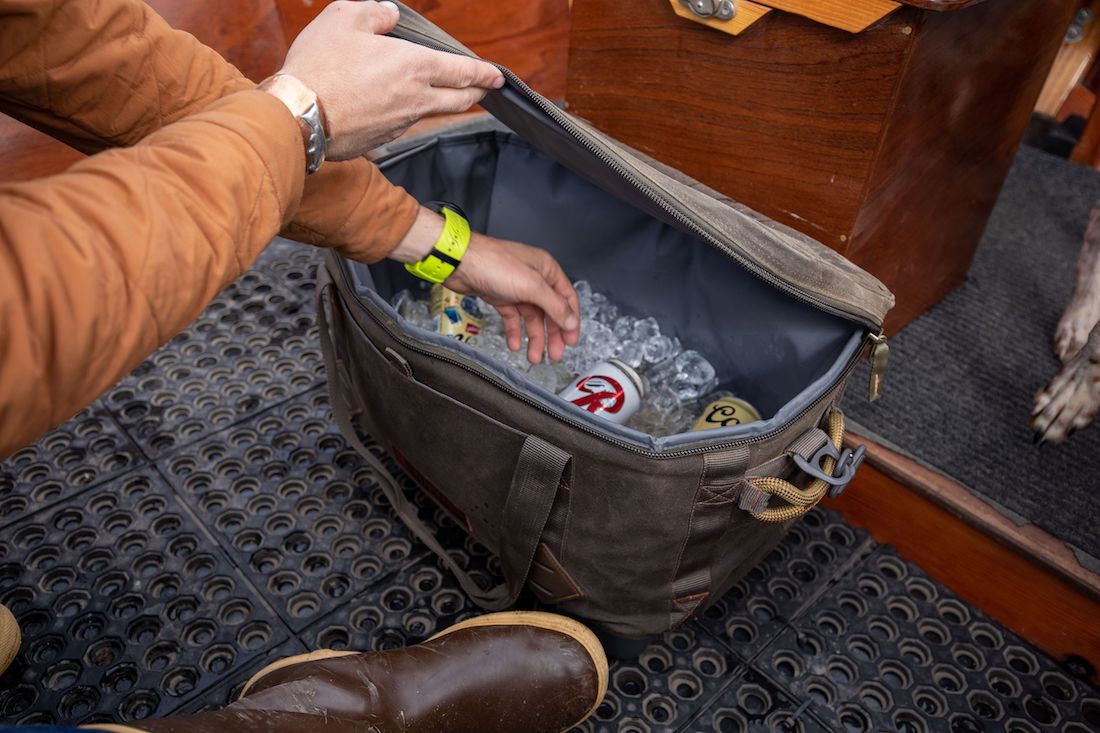 Fishpond_Blizzard_Soft_Cooler_peat_11