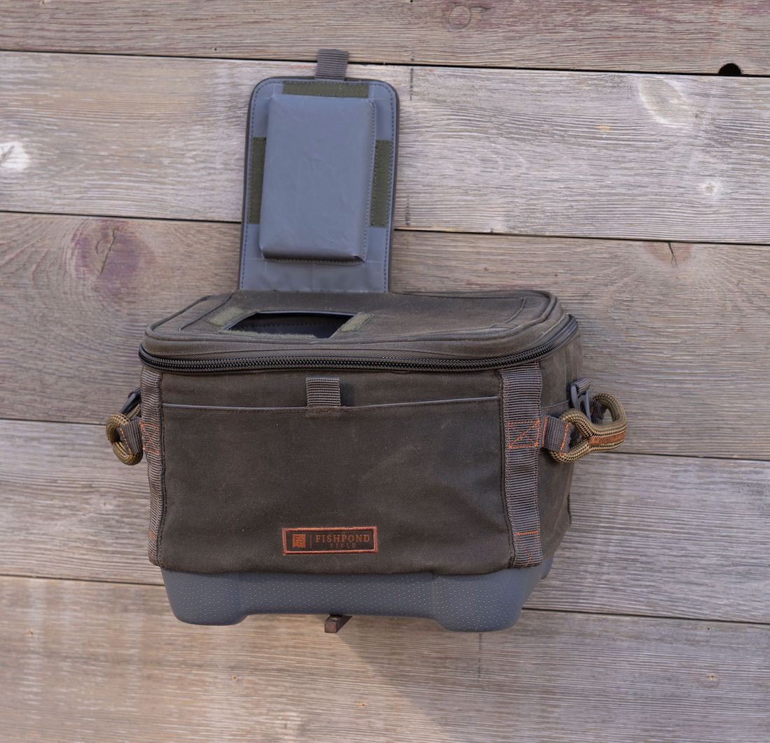 Fishpond_Blizzard_Soft_Cooler_peat_6