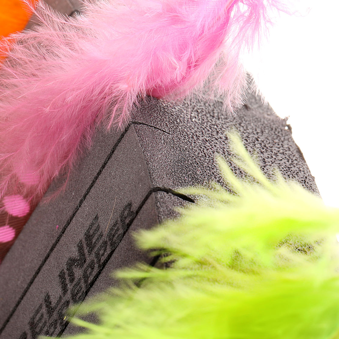 P-18124_hareline_feather-prepper_detail_4