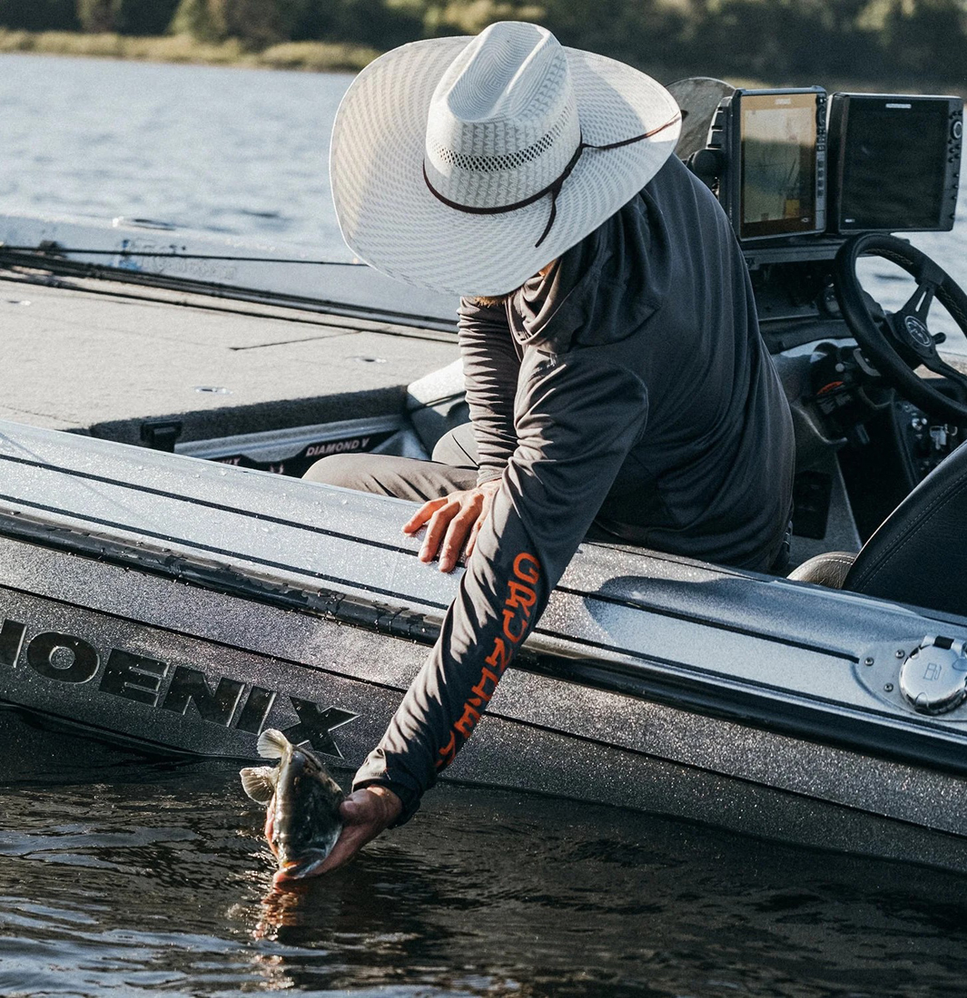 P-27586_Grundens_Tough_Sun_Hoodie_UPF_50-_Sonnenschutz_anchor_Lifestyle_8