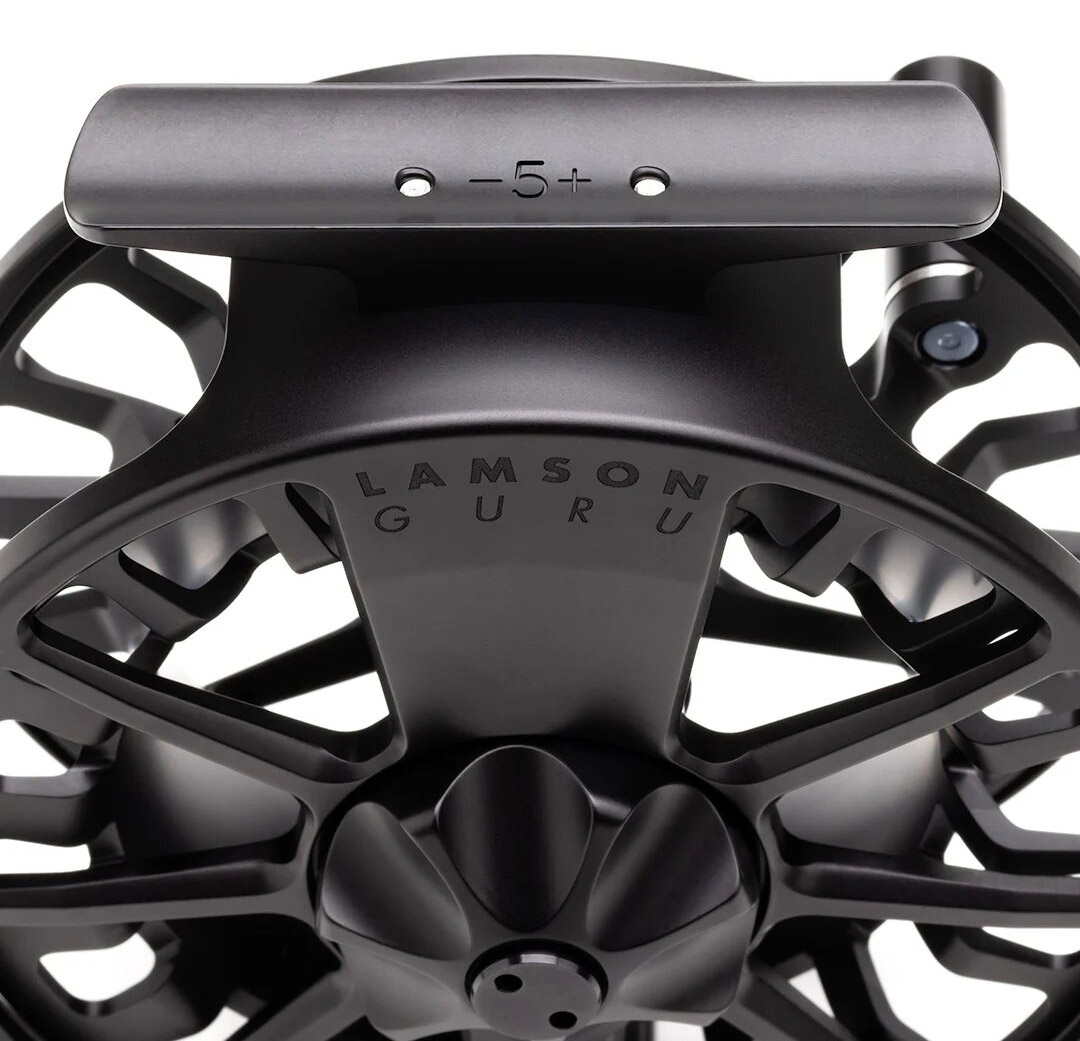 Lamson_Guru_S_Series_Fliegenrolle_blackout_3