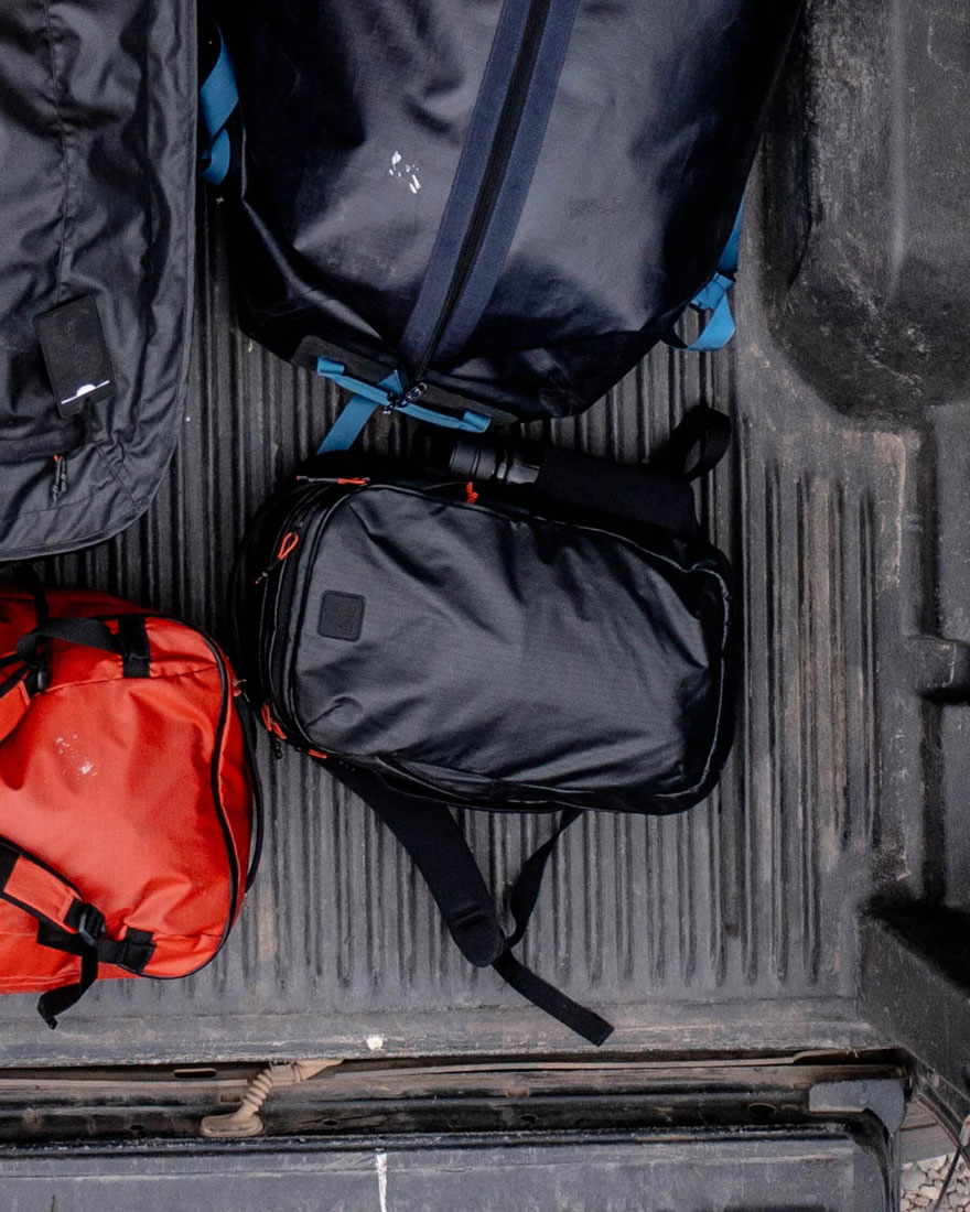 media/image/Simms_Tailwind_Backpack_Lifestyle_1.jpg