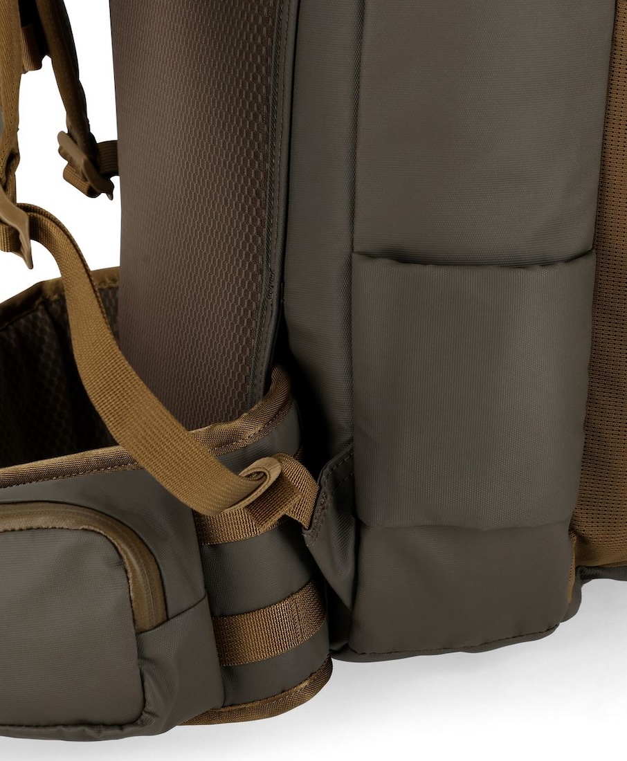 P-28363_Simms_Headwaters_Backpack_Hickory_