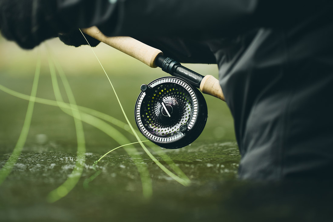 Guideline_AEON_Fliegenrolle_Lifestyle_black_silver_6