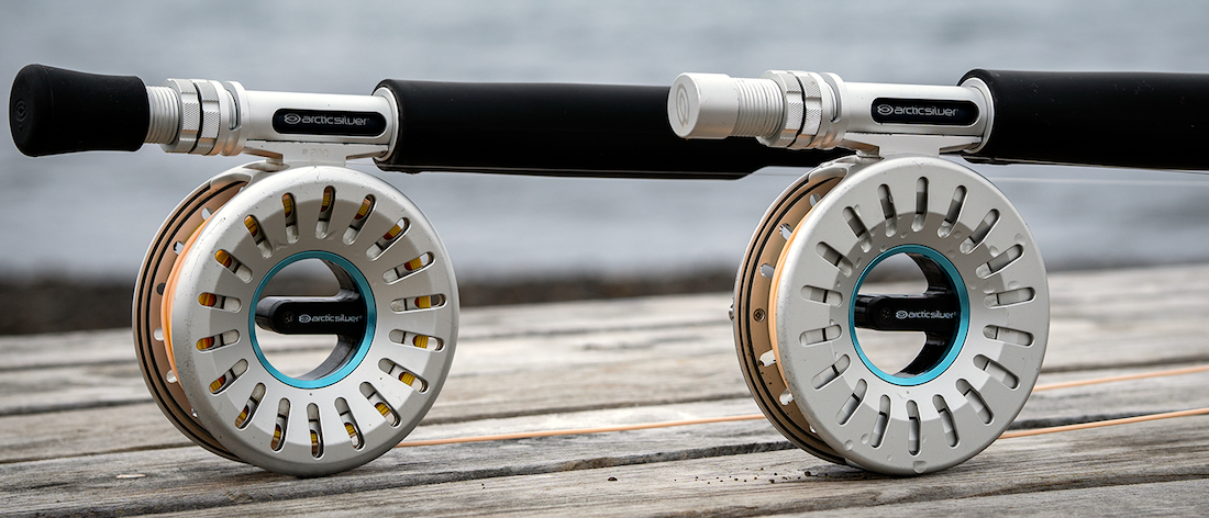 P-27384_Arctic_Silver_Handle_2