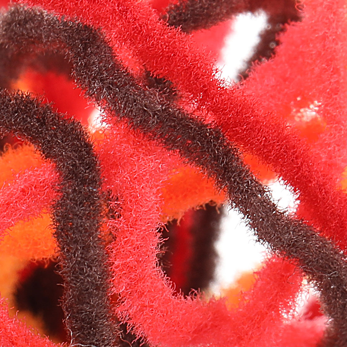 P-20889_fasna_worm_chenille_1-5mm_detail