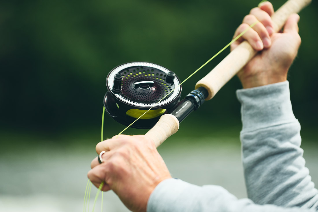 Guideline_AEON_Fliegenrolle_Lifestyle_black_silver_5