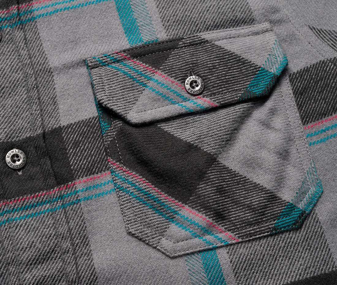 media/image/P-26008_Howler_Brothers_Harkers_Flannel_Shirt_Backdrop_Plaid_Greystroke_4.jpg