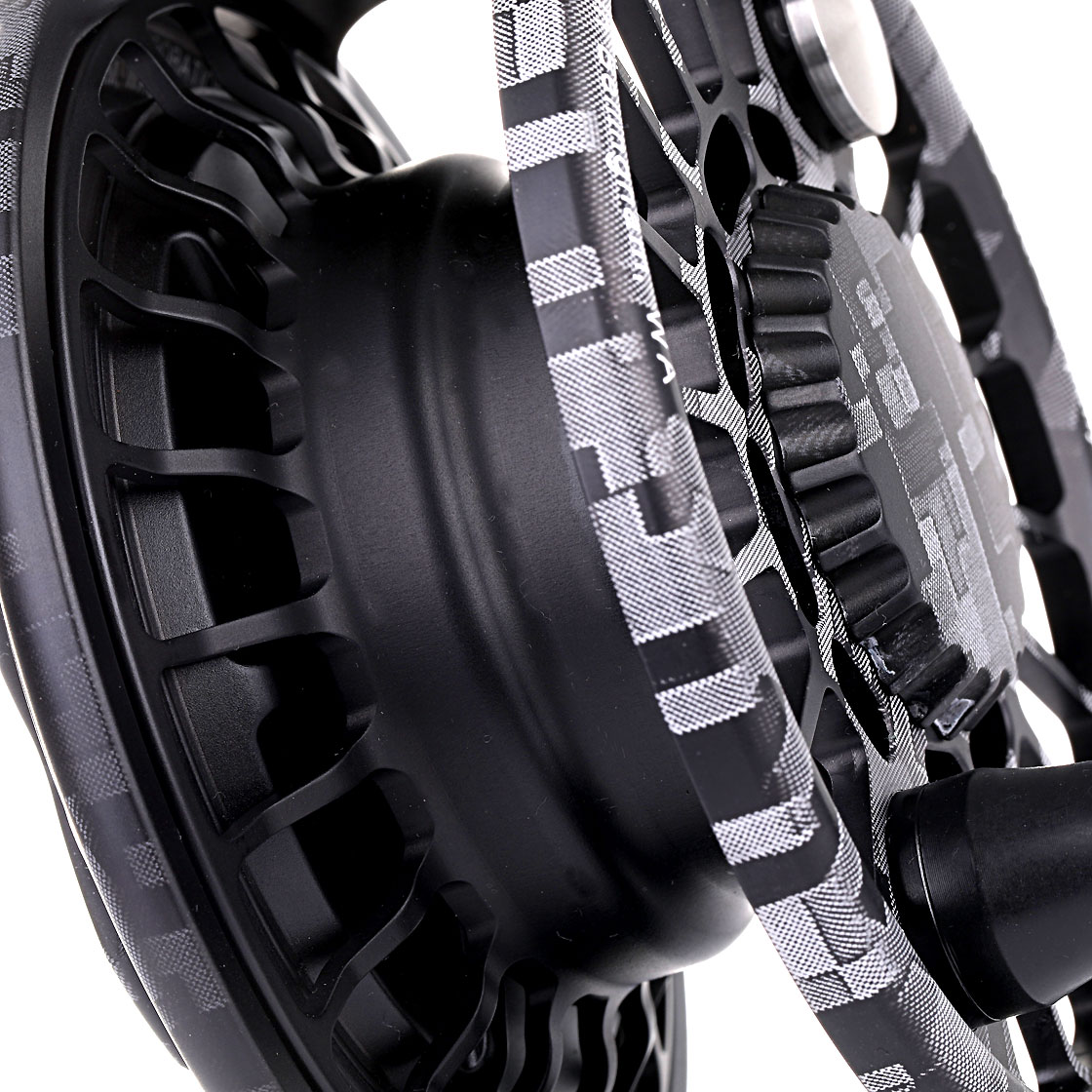 P-18961_mako_reel_digi-camoflage_9500_detail