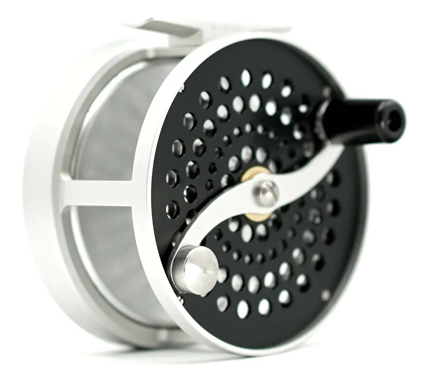 Iwana_Salmon_Fly_Reel_black_silver_4