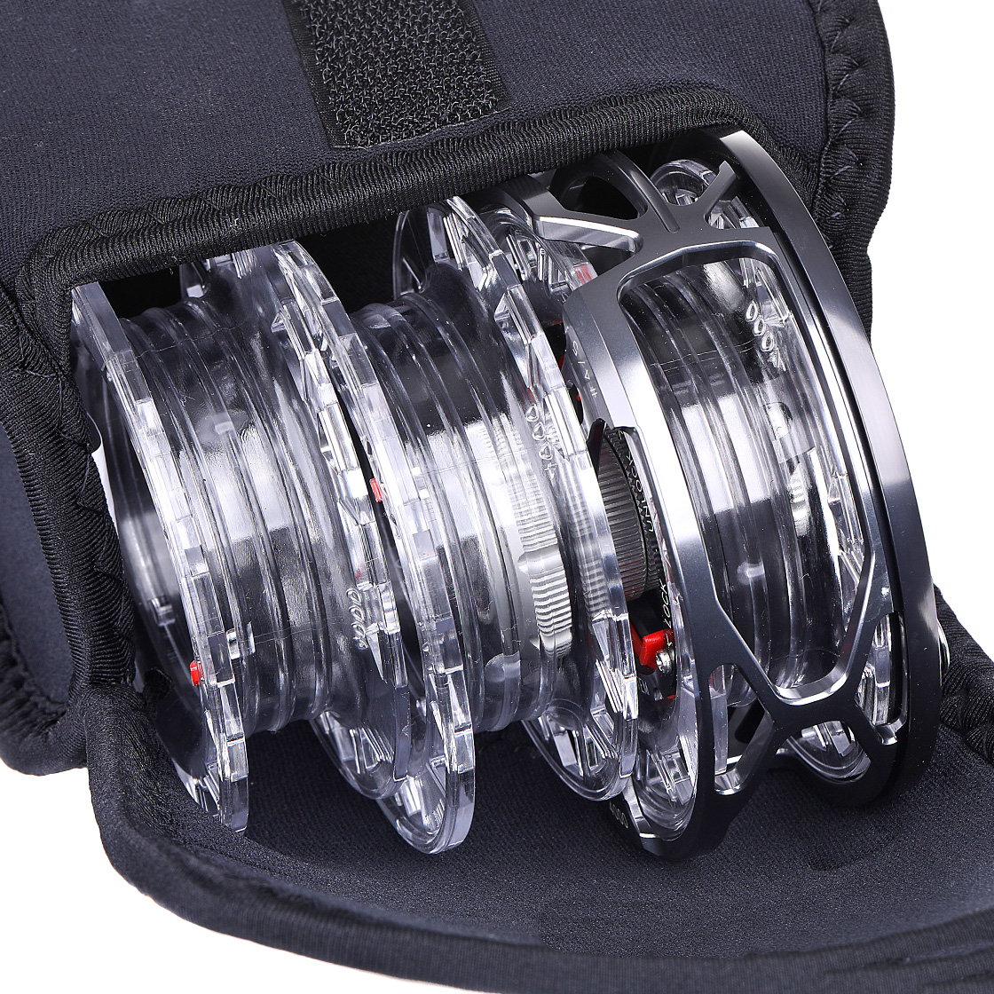 P-27171_Hardy-Ultradisc-4000er-Cassetten-Fliegenrolle-46-mit-2-Ersatzspulen-und-praktischer-Tasche_detail-2