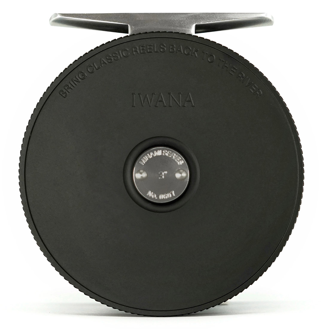 Iwana_Minami_Fliegenrolle_black_1