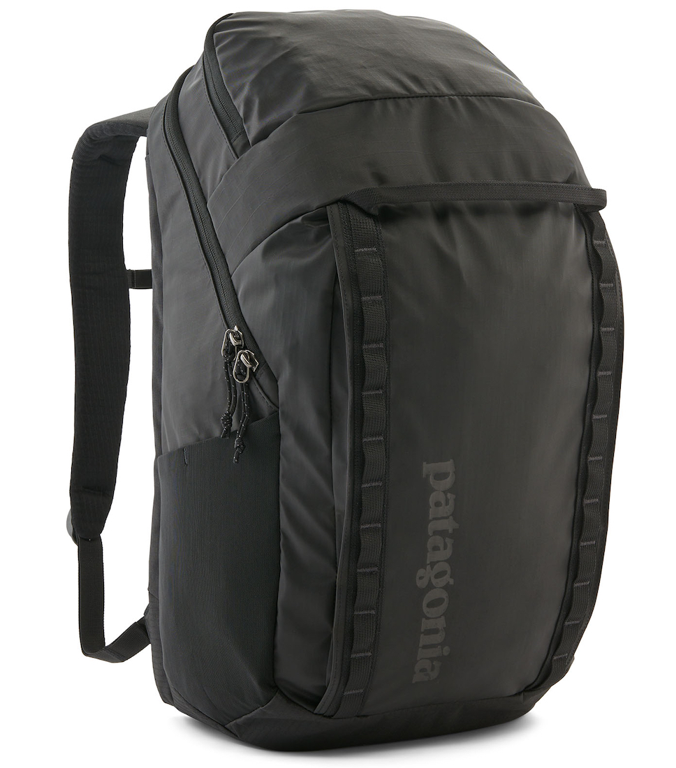P-24700_Patagonia_Black_Hole_Pack_32L_Blk_2