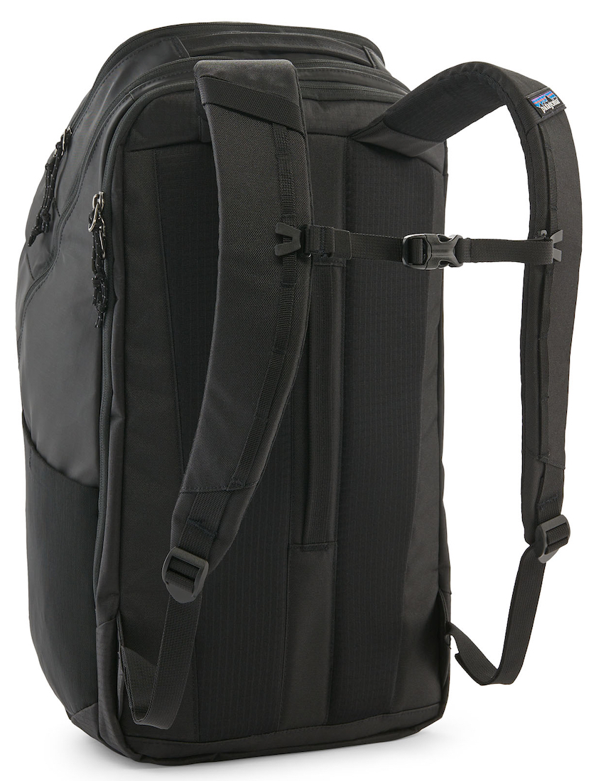 P-24700_Patagonia_Black_Hole_Pack_32L_Blk_3