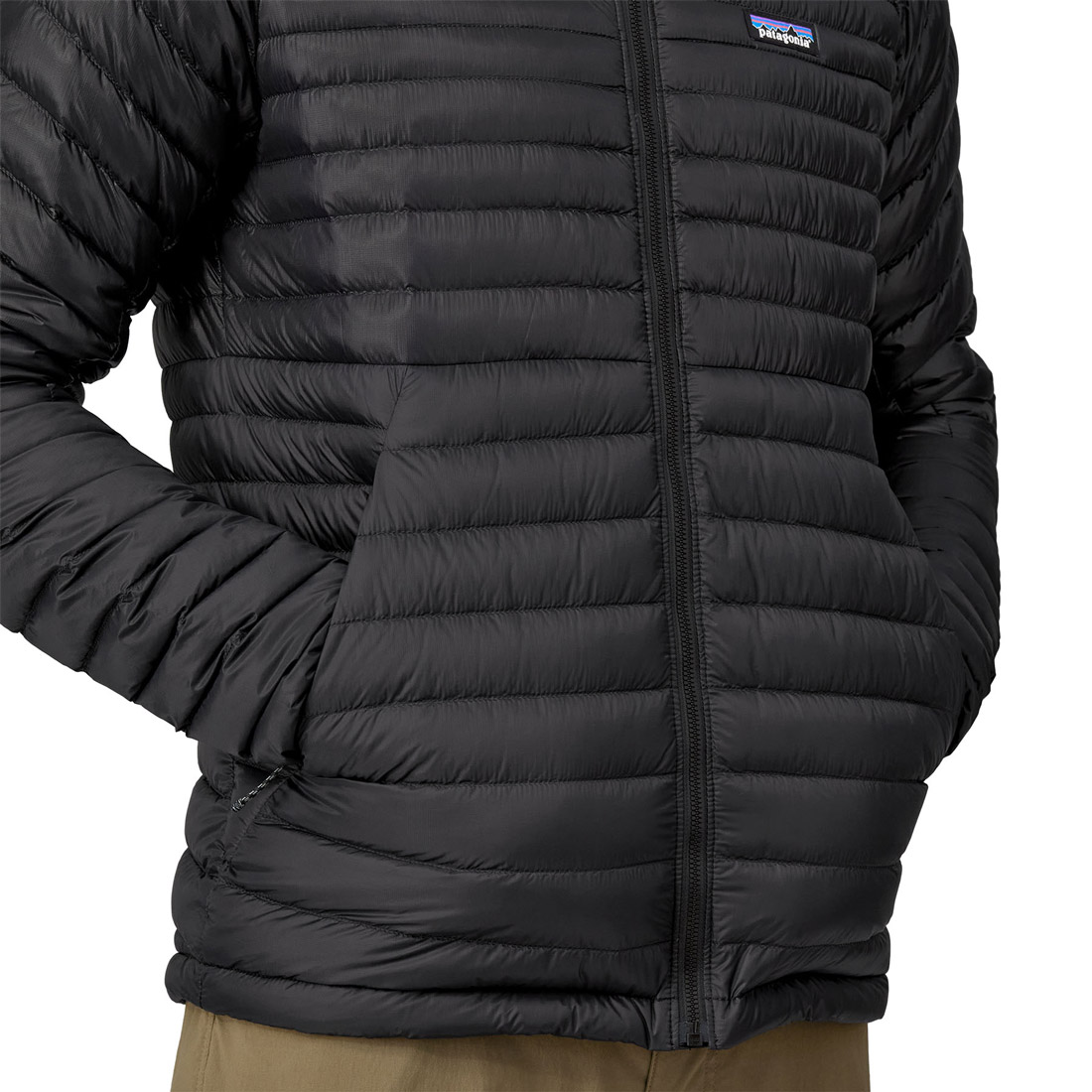 Patagonia_Alplight_Down_Jacket_BLK_4 Beispiel (andere Farbe)