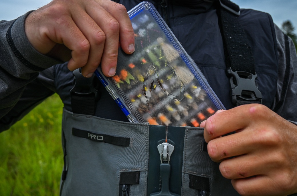 P-24238_Fulling_Mill_DryFly_Hopper_Flybox_5