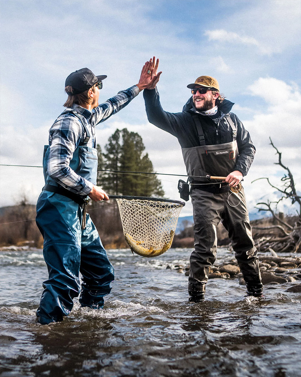 Simms-Freestone-Stockingfoot-Wathose-midnight-lifestyle-1