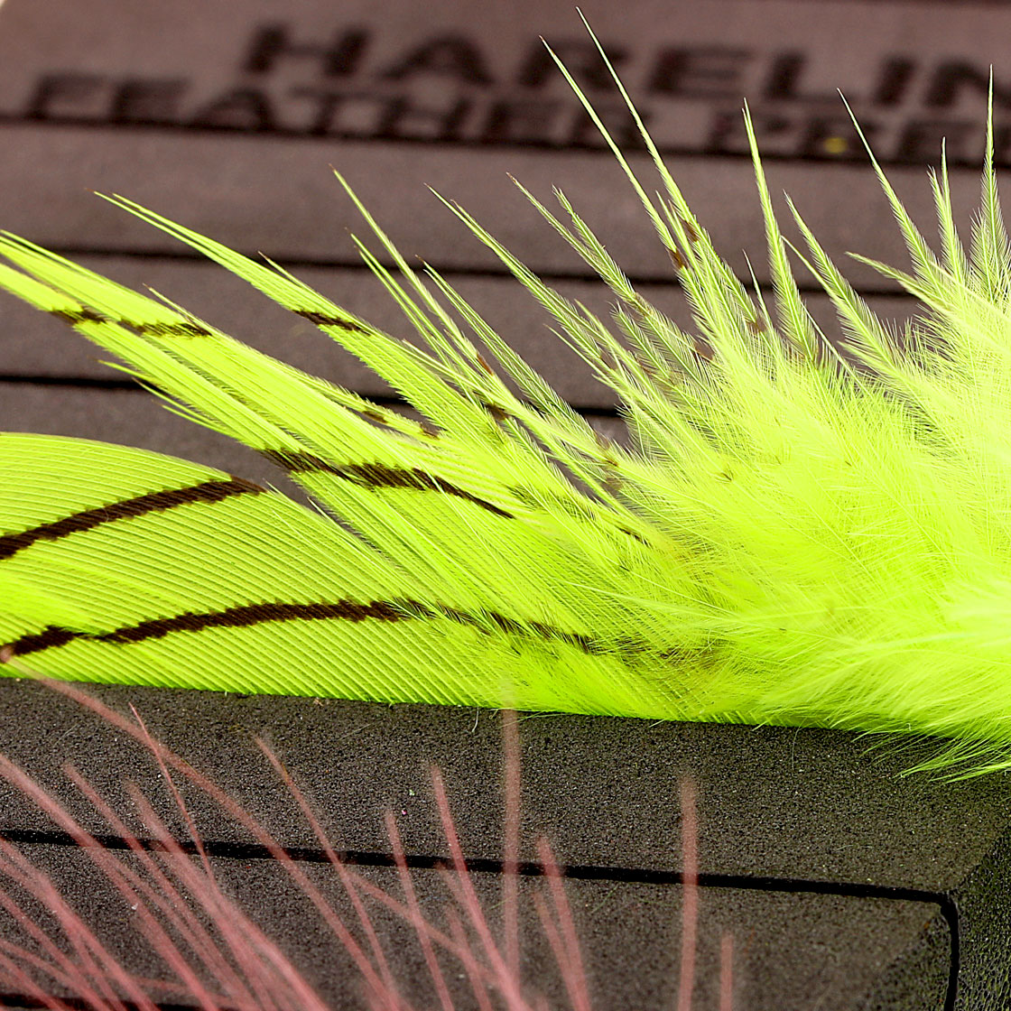 P-18124_hareline_feather-prepper_detail_3