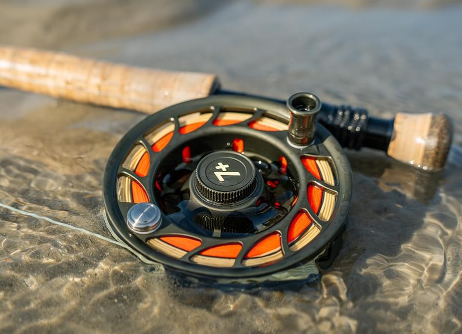 P-26412_Hatch_Custom_Iconic_Fliegenrolle_Gargoyle_Green_8