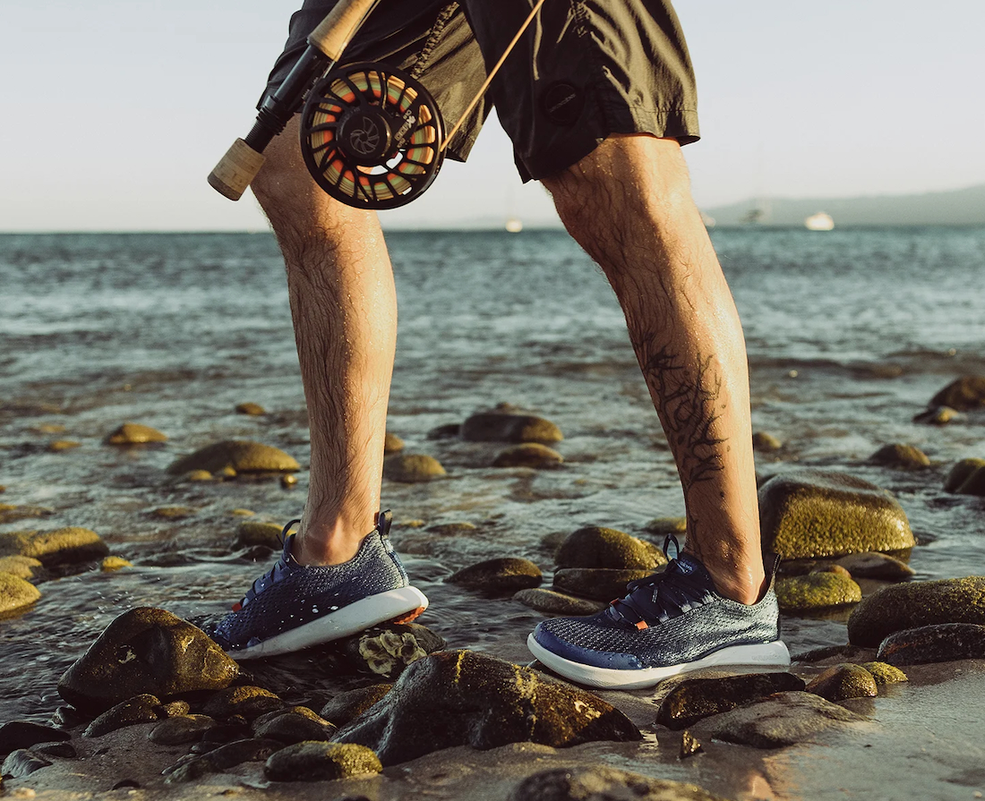 P-27657_Grundens_CrossCurrent_Schuhe_Blue_Abyss_3