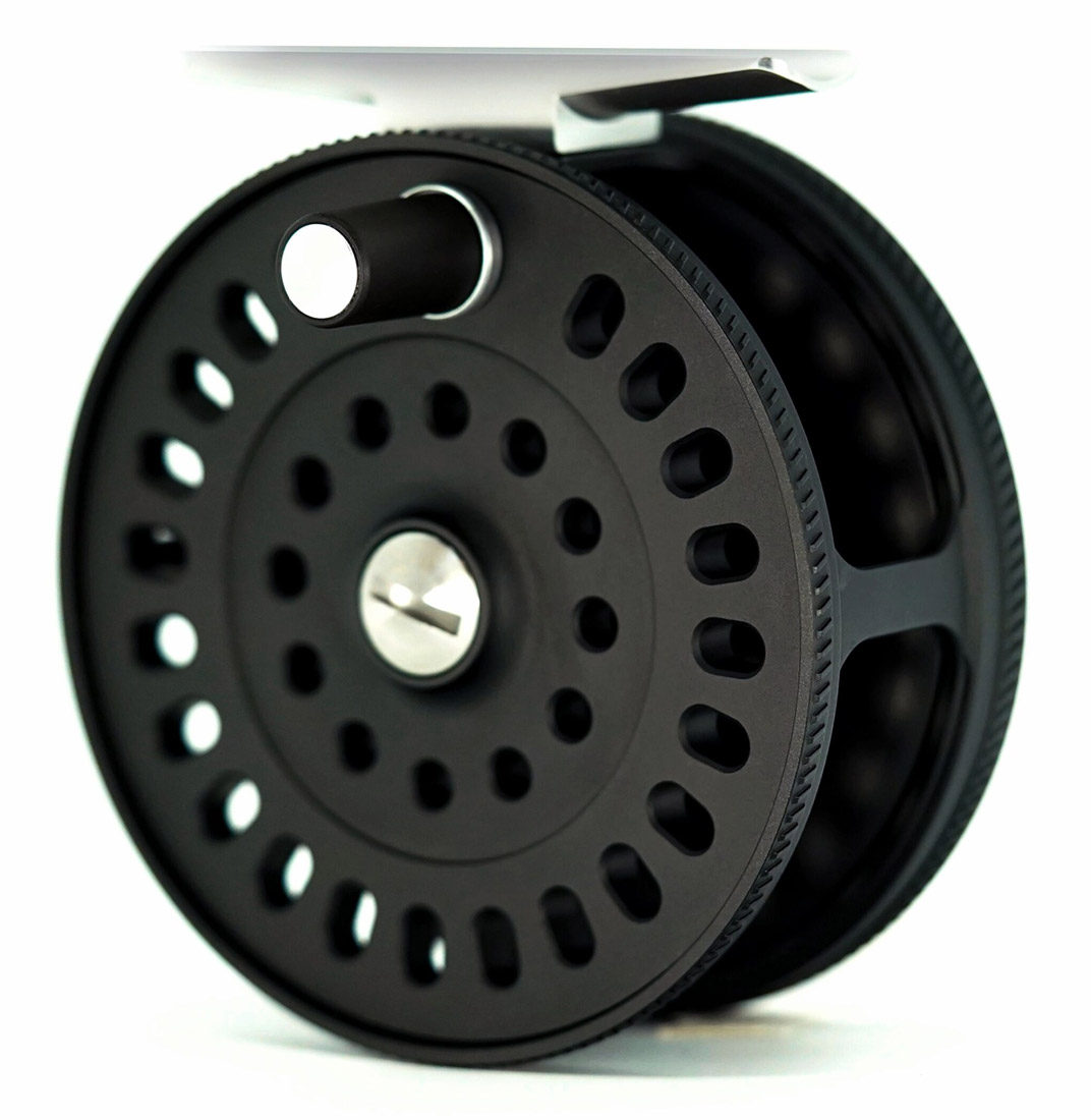 Iwana_Minami_Fliegenrolle_black_4 Iwana MINAMI Trout Fliegenrolle Black