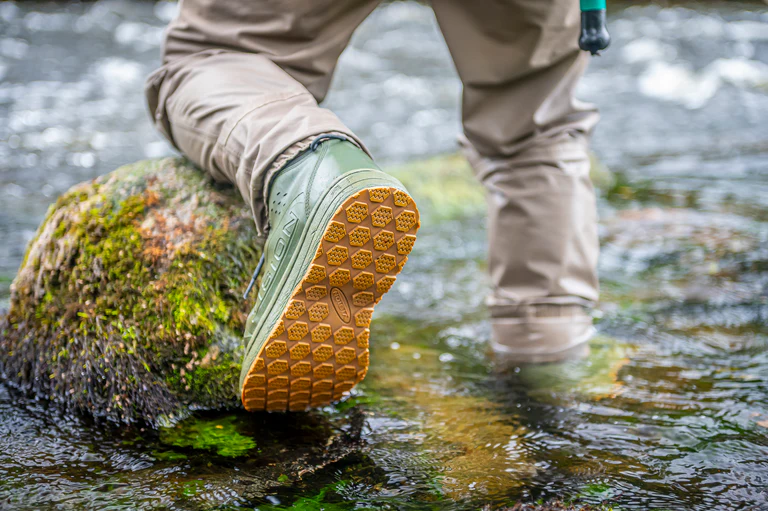 P-27799_Vision_Koski_Gummi_2-0_Green_Watschuh_Gummisohle_2Lifestyle