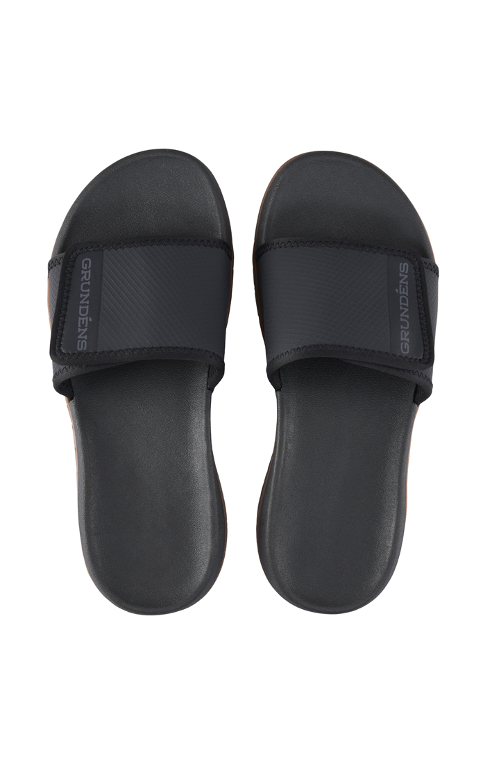 P-27650_Grundens_Eddyline_Slide_Sandale_Black_5