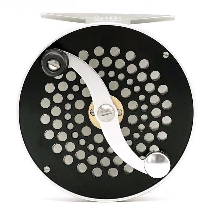 Iwana Trout Series Fliegenrolle black & silver