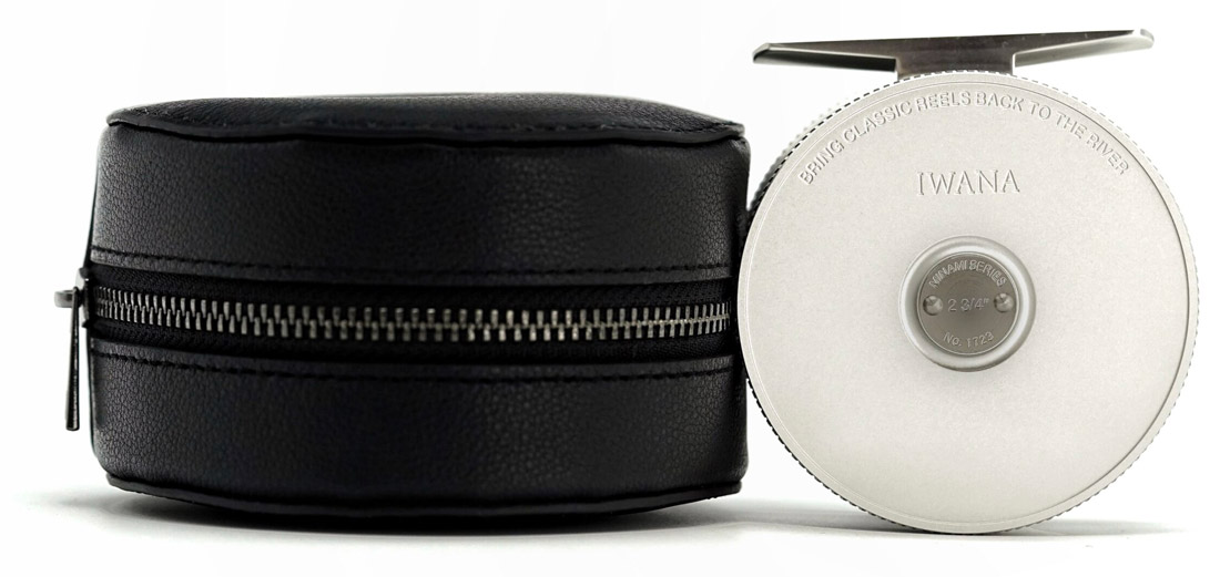 Iwana_Minami_Fliegenrolle_silber_2