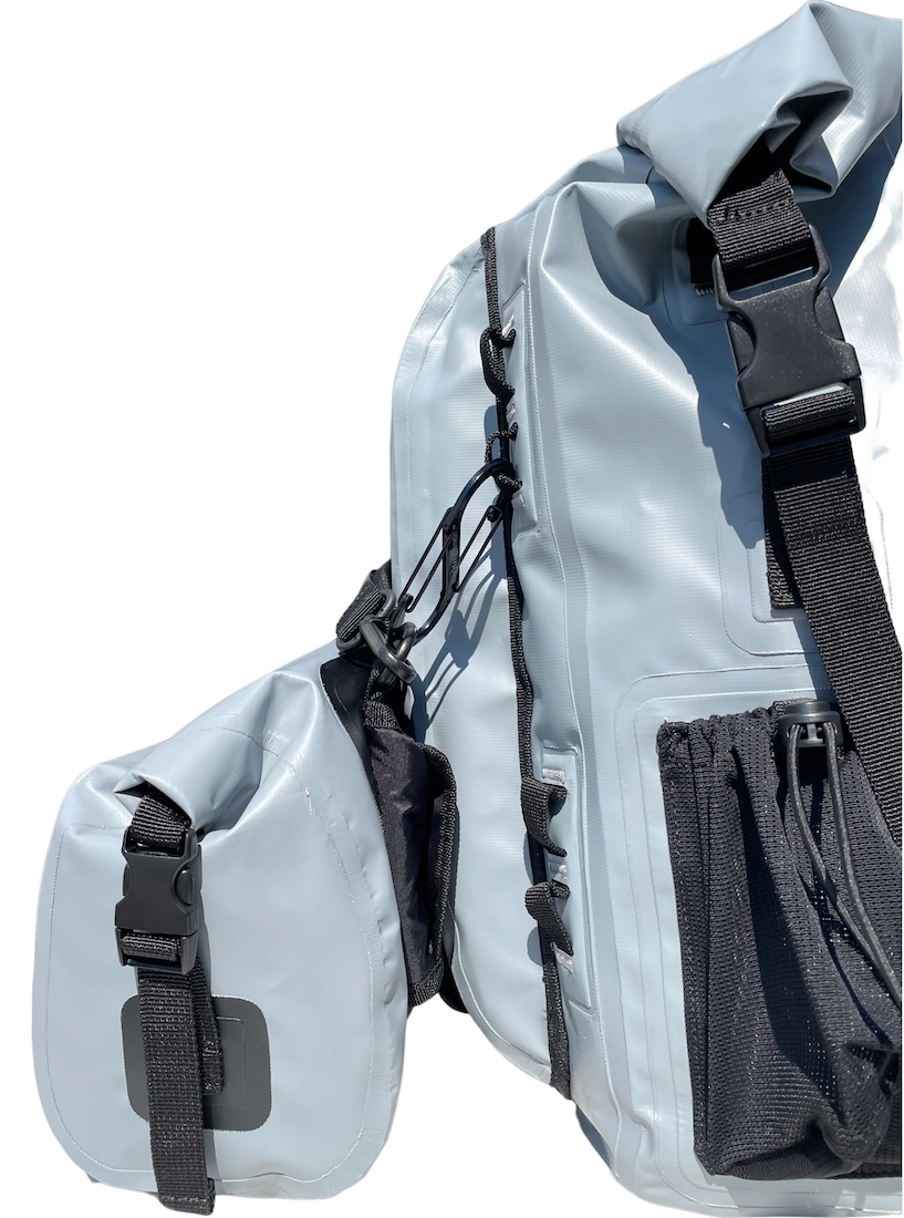 P-23919_OPST_Rainforest_Waterproof_Backpack_Grey_4 Beispiel Farbe Grey