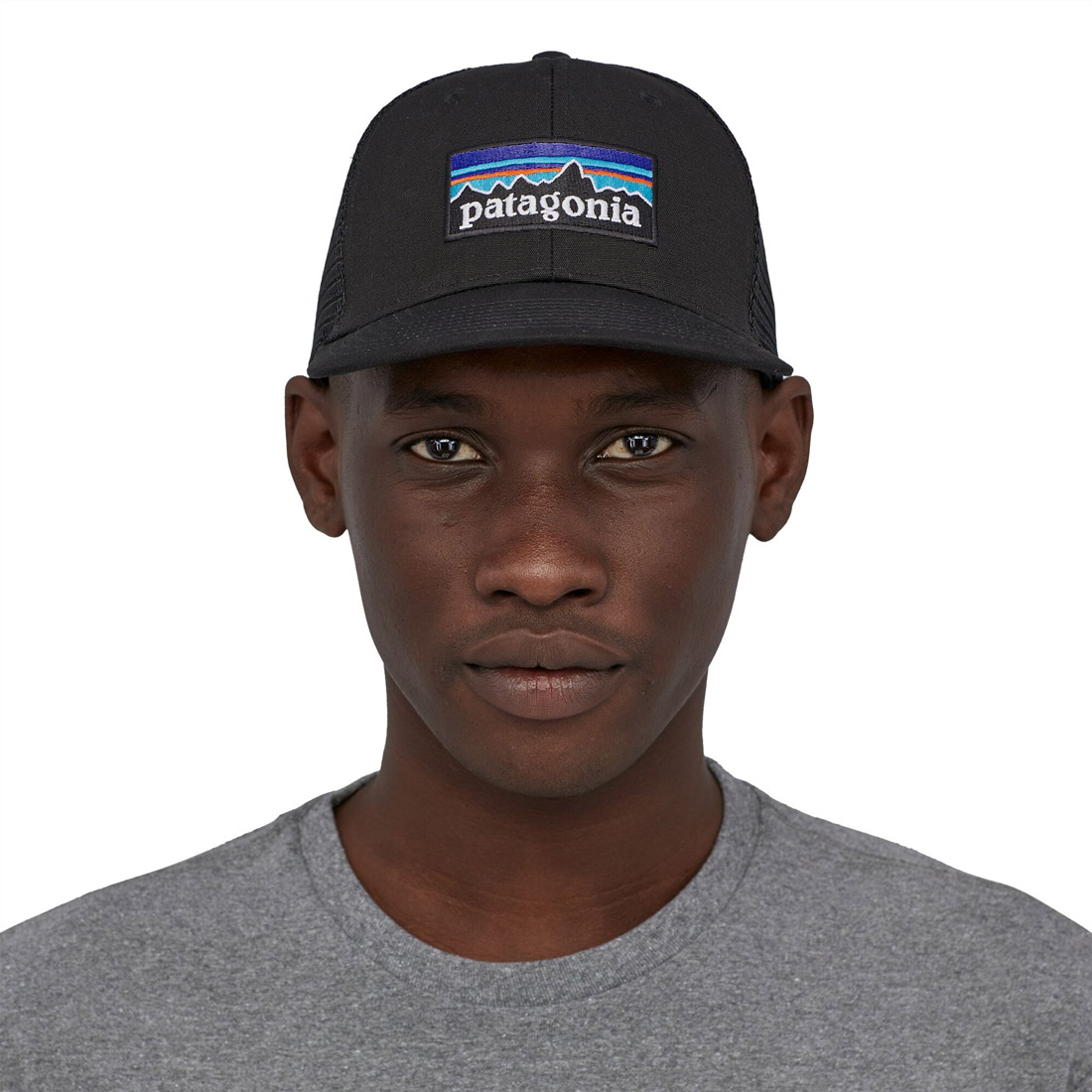 patagonia_p6_logo_trucker_blk_3