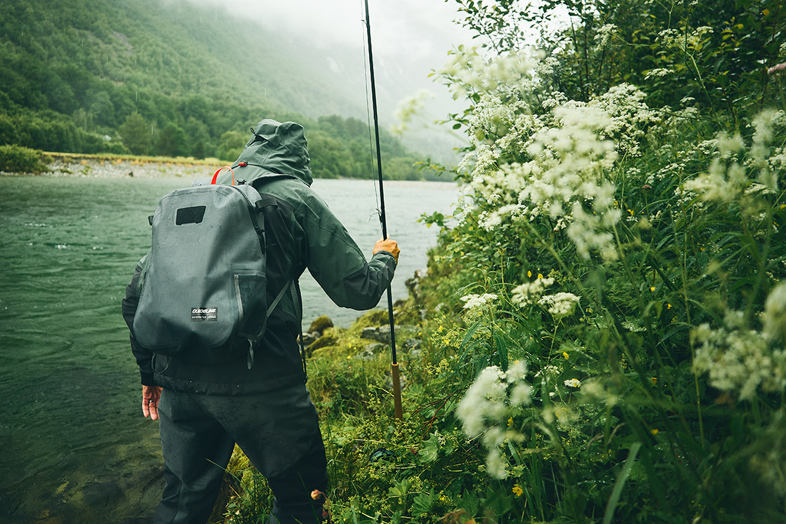 P-27887_Guideline_Experience_Waterproof_Zip_21_Backpack_6