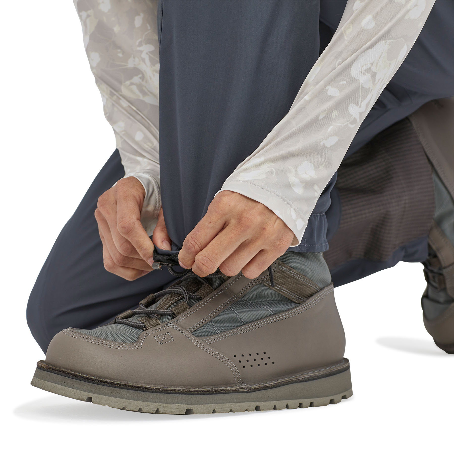 P-22801_Patagonia_W-s_Swiftcurrent_Waders_SMDB_6
