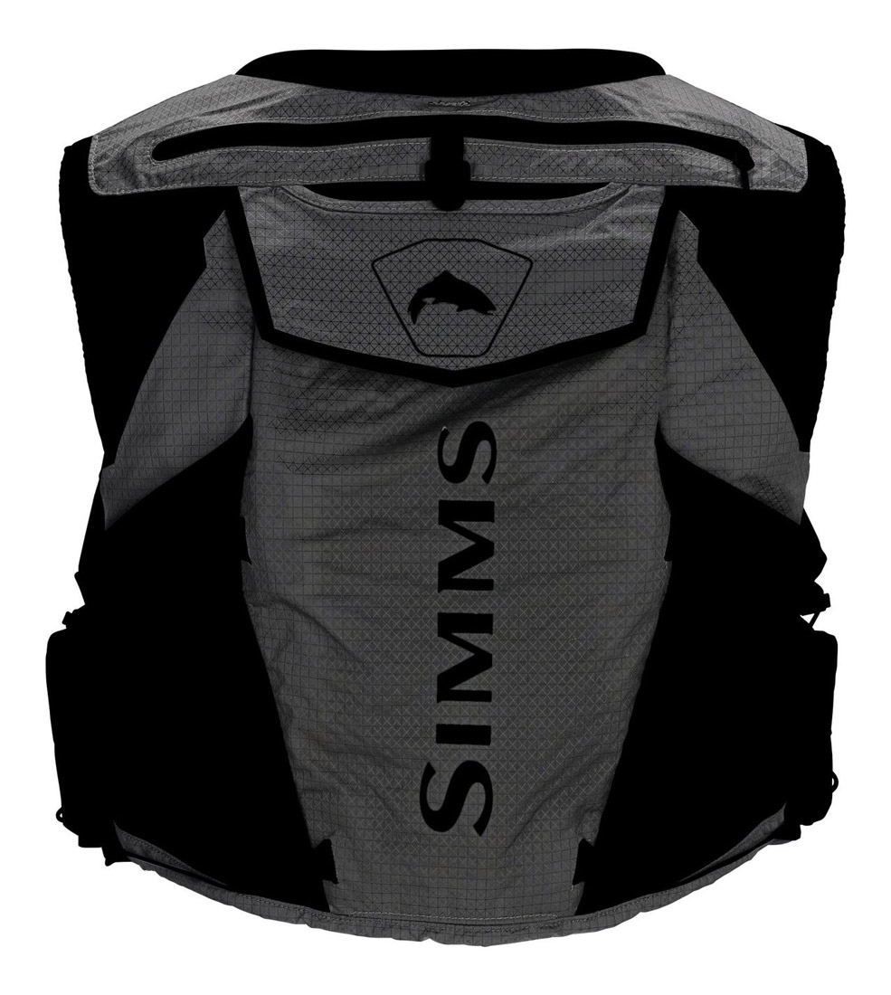 Simms_Flyweight_Vest_smoke_2