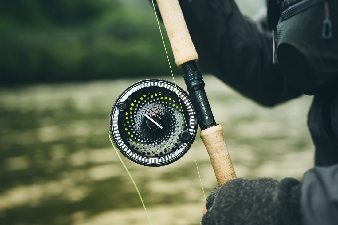 Guideline_AEON_Fliegenrolle_Lifestyle_black_silver_3