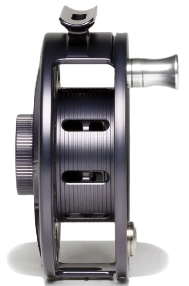 P-23105_Hatch_iconic_Fliegenrolle_5Plus_Gray-Black_2