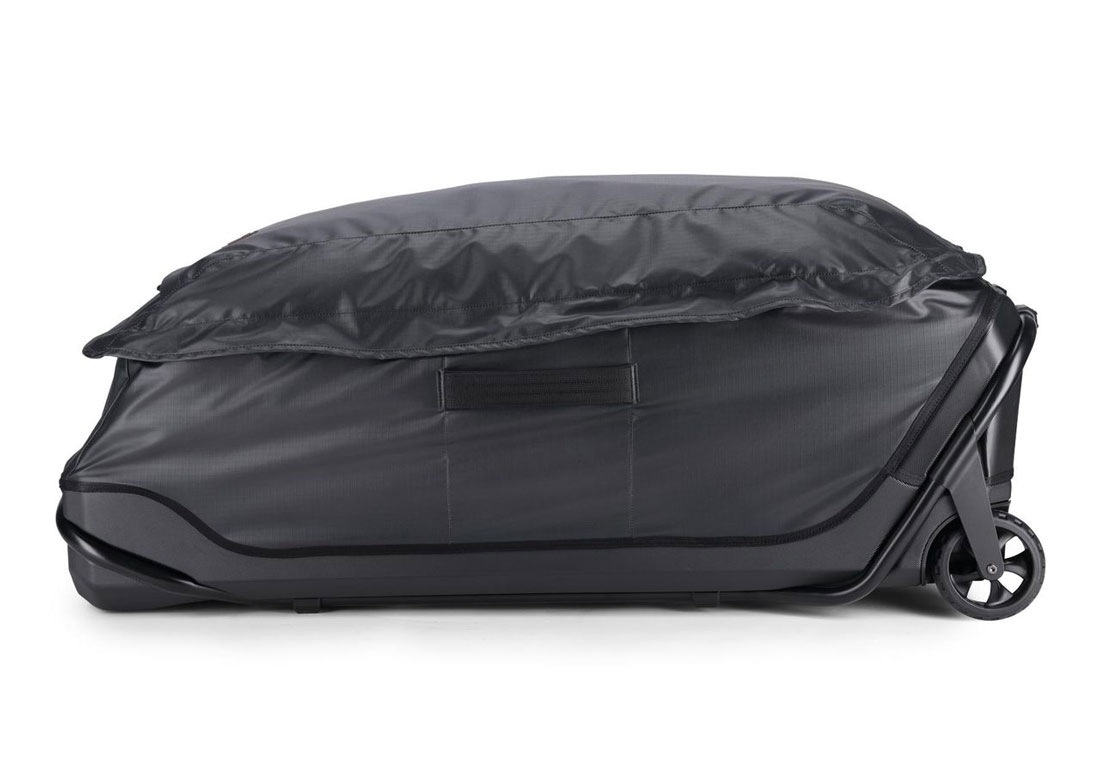 media/image/Simms_Tailwind_100L_Wheeled_Duffel_black_2.jpg Simms Tailwind Roller Wheeled Duffel Reisekoffer black
