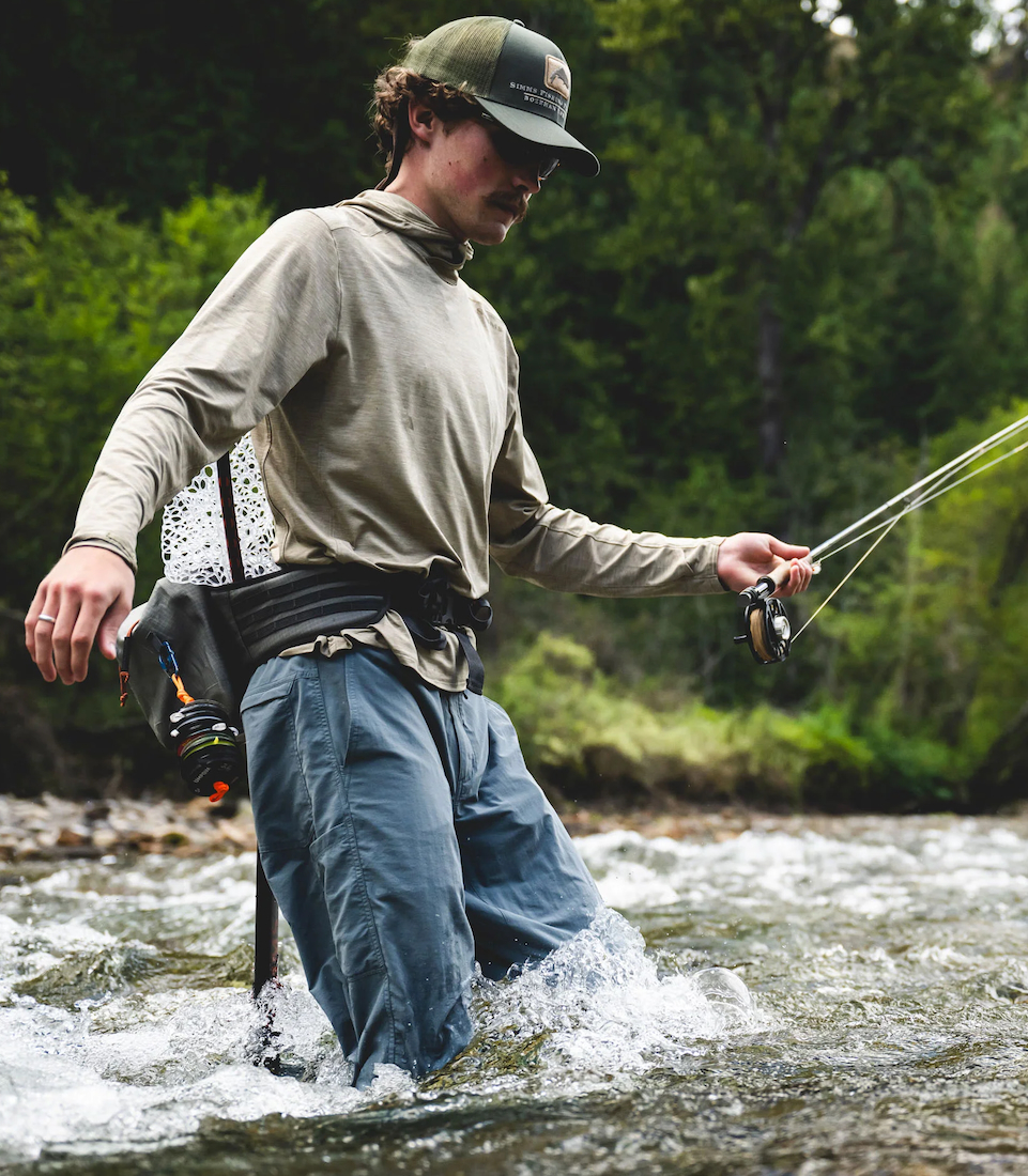 Simms_Solarflex_Cooling_Hoody_Lifesytle_