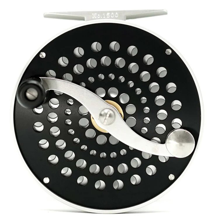 Iwana_Salmon_Fly_Reel_black_silver_3 Iwana Salmon Series Fliegenrolle RHW black & silver