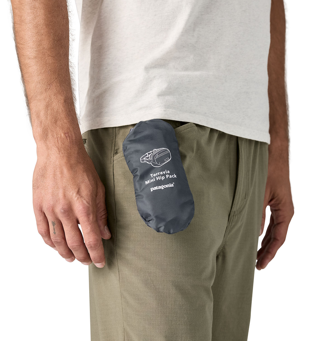 P-28122_Patagonia_Terravia_Mini_Hip_Pack_Hufttasche_BLK_2 Beispiel SMDB