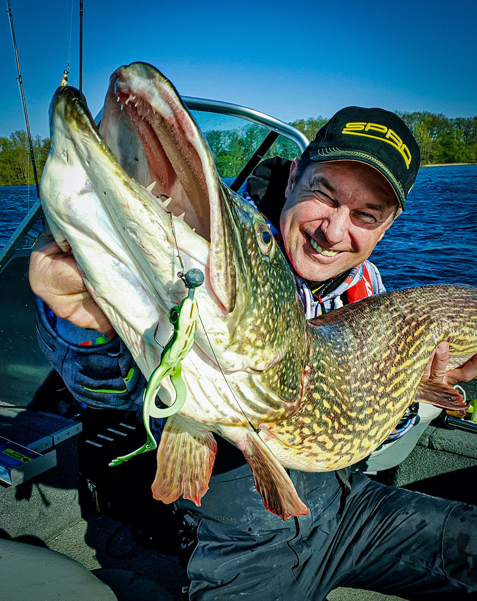 Spro_Iris_The_Frog_pike