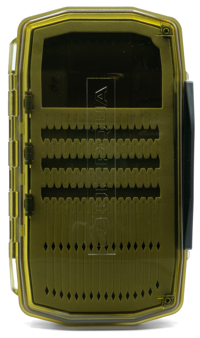 P-26663_Umpqua_UPG_Silicone_Water_Proof_Wekender_-Large_Claret_ Umpqua UPG Foam Water Proof Weekender Large Olive Fliegenbox