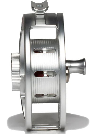 P-23104_Hatch_Iconic_Fliegenrolle_5Plus-Clear-Red_3