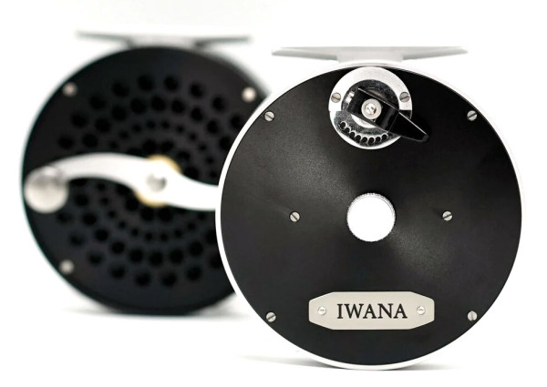 Iwana Salmon Series Fliegenrolle LHW black & silver